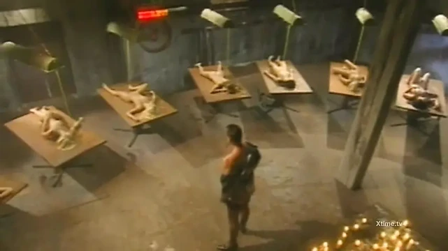 Esmer ateşli kız sınırsız ve sikiliyor