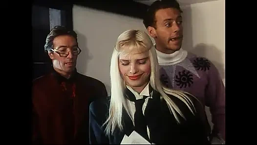 Rocco Siffredi'nin büyük yarakla sikiştiği ve birçok güzel orta yaşlı seksi kadınla harika klasik grup seks partisi