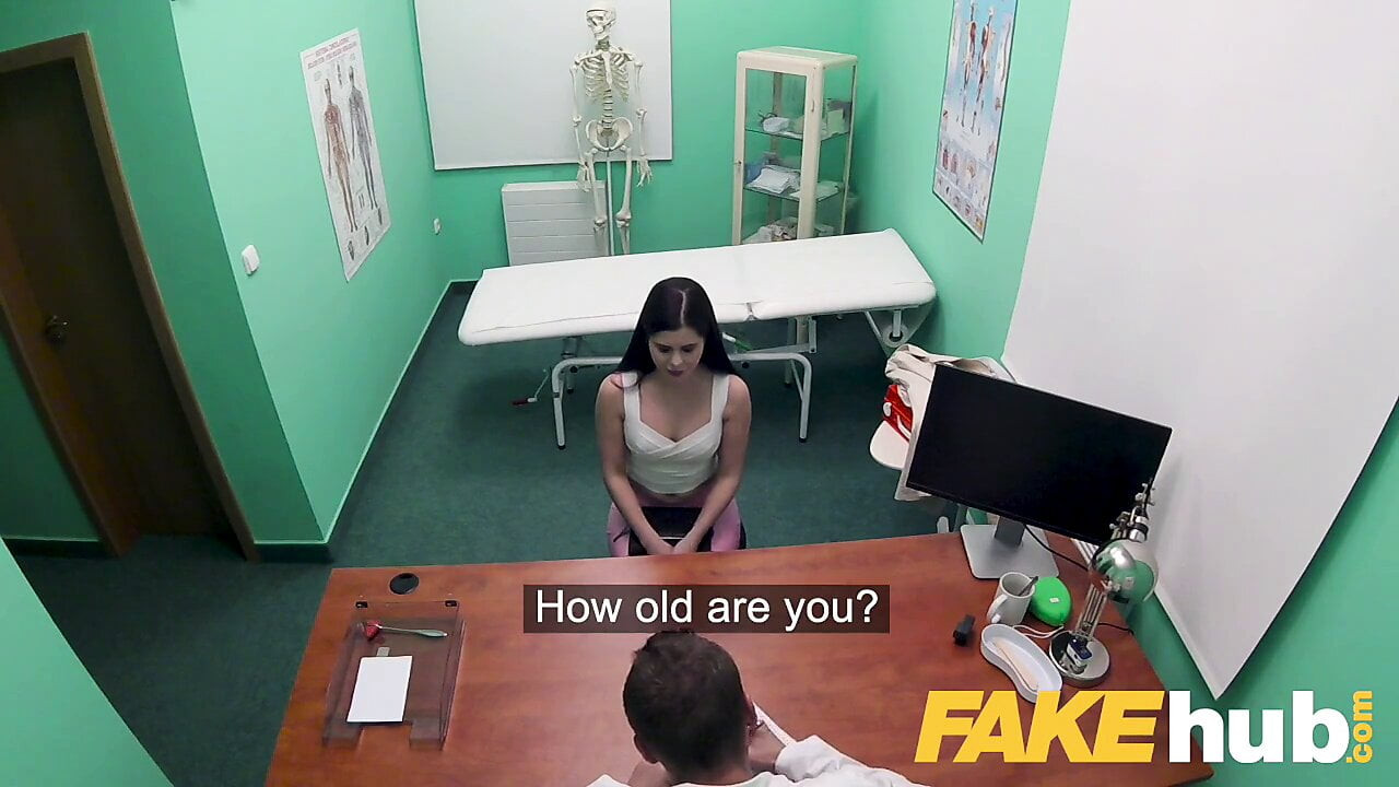 Sahte hastane tıraşlı Rus kedi becerdin sert tarafından doktor