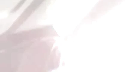 Sevimli genç kız otobüste seyahat