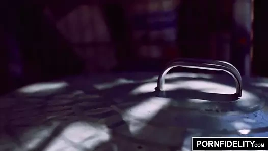 Pornfidelity - dövmeli bebek indigo ağustos anal lanet