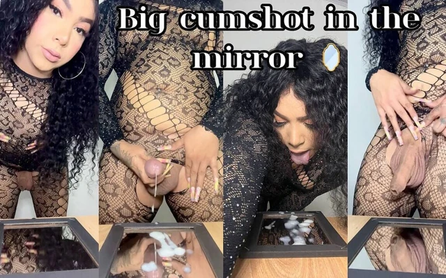 Aynada büyük boşalma