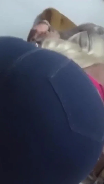 Sokakta tanıştık ve seks yapmak için eve gittik | Klip 1