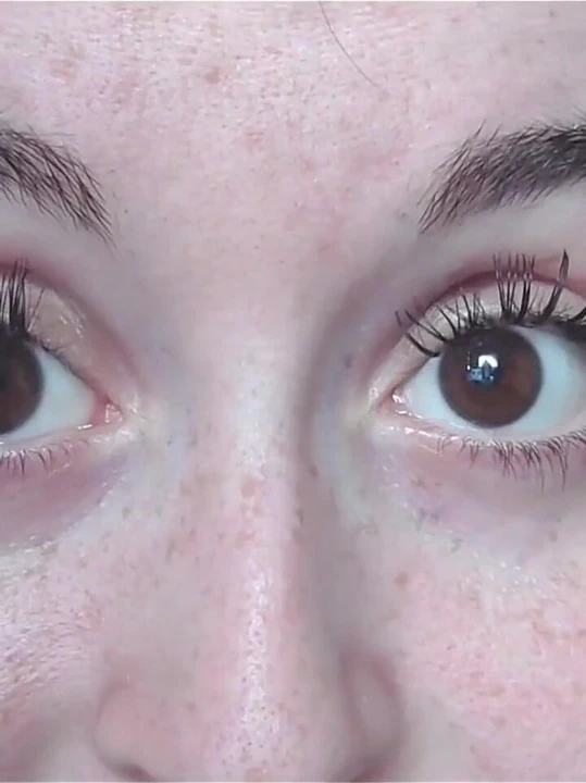 Sen edepsiz yarağına dokunurken bu tanrıça seni izliyor