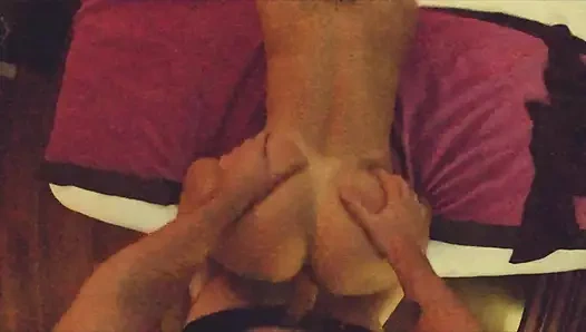 Bakış açısı - otel odasında hizmetçiyi siktim, gelene kadar onu arkadan siktim.