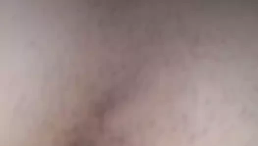 Gözleri bağlı bir kızın kıllı amıyla oynuyorum