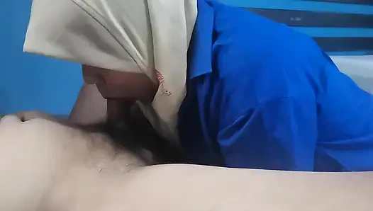 içten müşteri hizmeti sunar!!