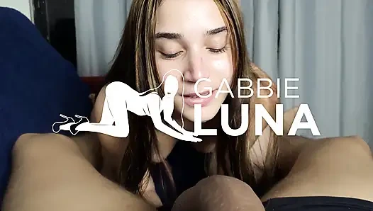 Evde kanepede ona verdim