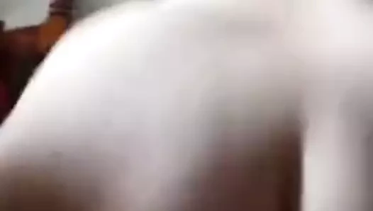 Büyük beyaz göt yarağa biniyor