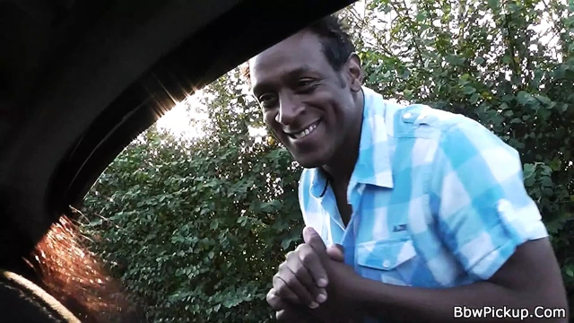 Bbw içinde kırmızı kadın iç çamaşırı alır onun büyük siyah et