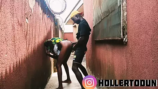 Saklambaç oynarken komşumun kızıyla seks yaptım