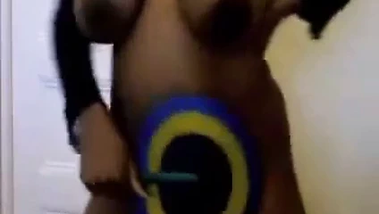 Busty gwen içinde ona kendi mastürbasyon parti