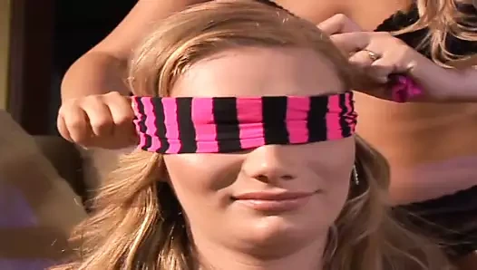 Vahşi dörtlü ile şehvetli genç sluts alma masif siyah çük