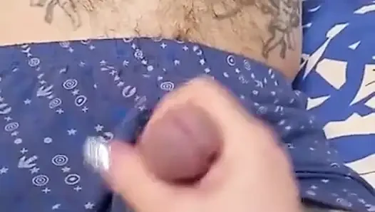 Üvey annem yarağımı sıvazlıyor ve telefonda fotoğraf çekiyor