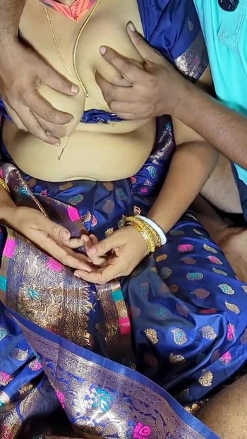 Захватывающий момент из "Индийская пара дези трахается на видео"