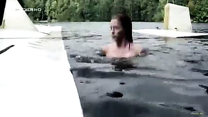 lauren lee smith - hindenburg 01