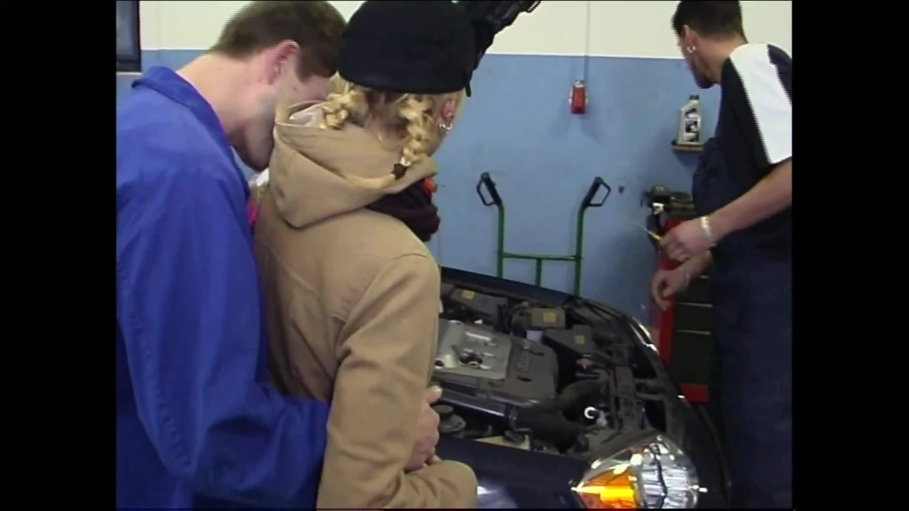 Các thợ sửa chữa!