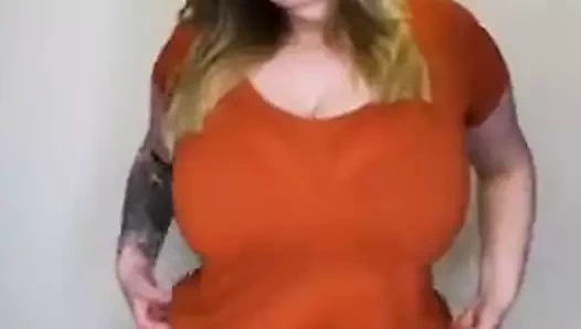 Gerçekten büyük memeler