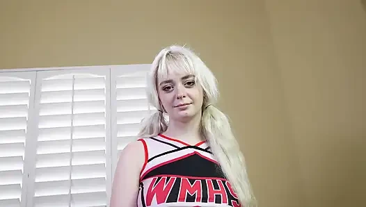 18 yaşındaki pawg Annie Archer tüm yolu gidiyor!
