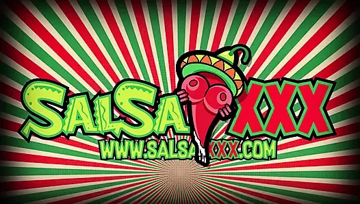 Latin kadın salsaxxx'te şehir merkezinde gezmek istiyor