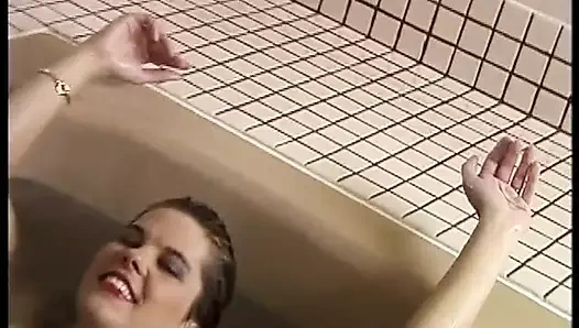 Sarışın fahişe siyah yarakları seviyor