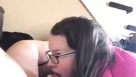 Karım benim küçük aletimi emiyor.