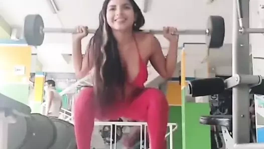 Jazmin barreto 28iff