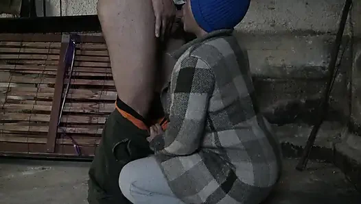 Fransız fahişe terk edilmiş binada onu anal sikmeme izin veriyor