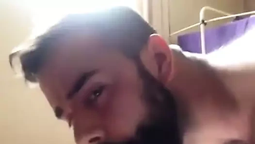 Ateşli sakallı döl emici