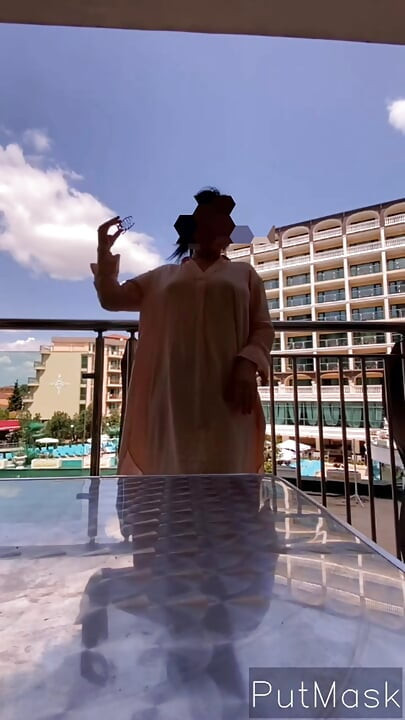 Seksi orta yaşlı seksi kadın otelde rahatlıyor
