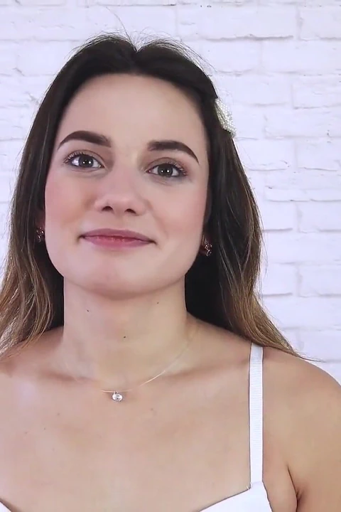 Sıska küçük memeli genç Trinity ücretsiz çıplak oyuncu seçmeleri video röportajı