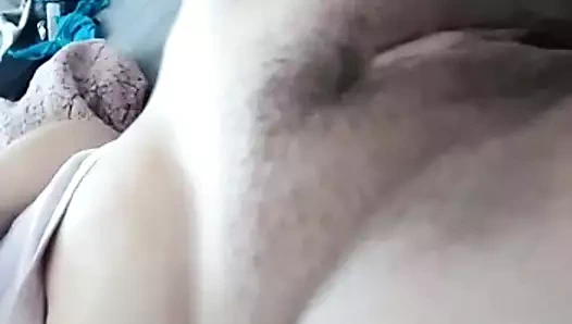 Yine kendimle oynuyorum ve gerçek bir yarak hissetmek için sabırsızlanıyorum