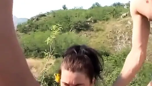 Bakması gereken pek bir şey değil ama sikecek ateşli bir götü var