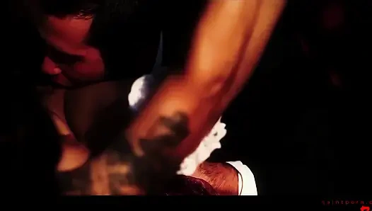 Bella ilk cinsel keşfini yapıyor ve doruk noktasıyla patlıyor