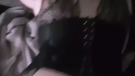 Chienne en manque mature de badoo pour feter Halloween