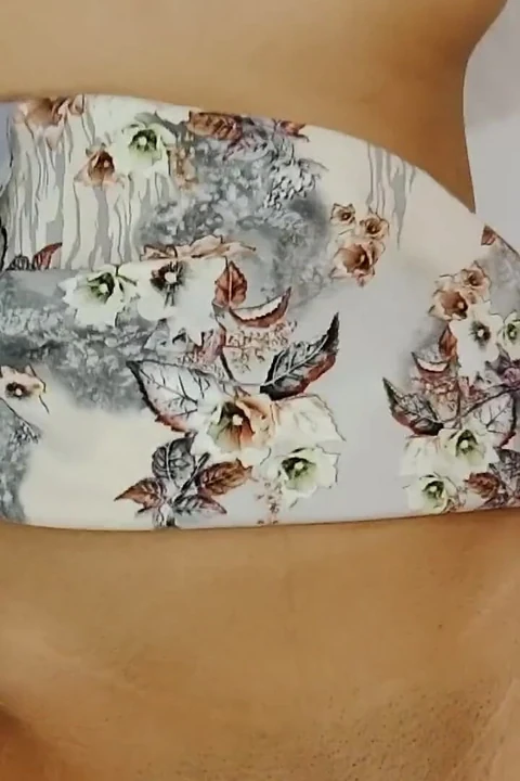 Üniversiteli kız profesör tarafından baştan çıkarılıyor