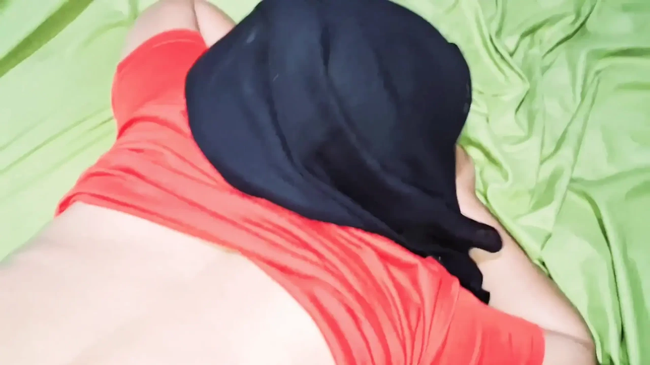 Must listen to the sighs and screams of Anisa the hijab girl until Nang!s fit in the entot-karinsyantika