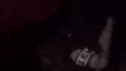 Onun boğazını kaz