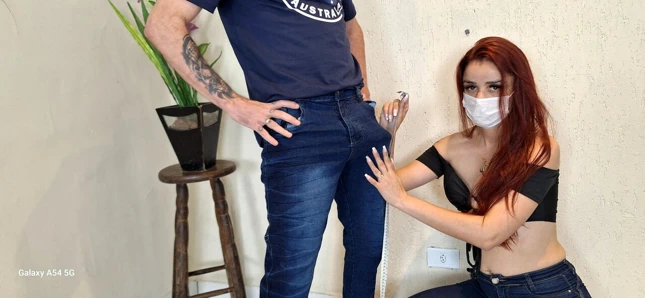 Müstehinin yarağını gözetleyen yaramaz terzi