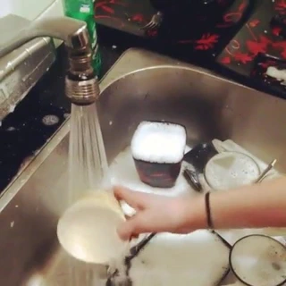 Ev işlerini yapan köle!