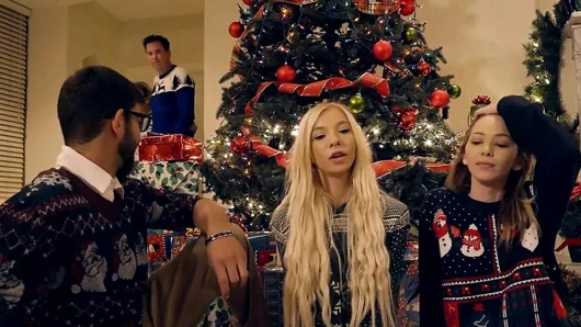 Ailem turtalar - azgın kız kardeşler xmas s1 için kardeşler horoz olsun