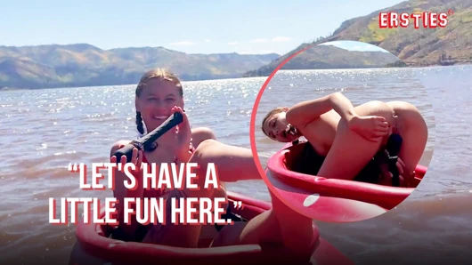 Ersties - sevimli esmer Daphne o kadar sert orgazm oluyor ki fışkırtıyor