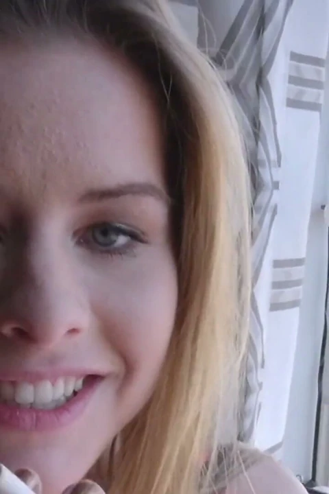 Lilly ford sislovesme üvey kız kardeş porno videosu