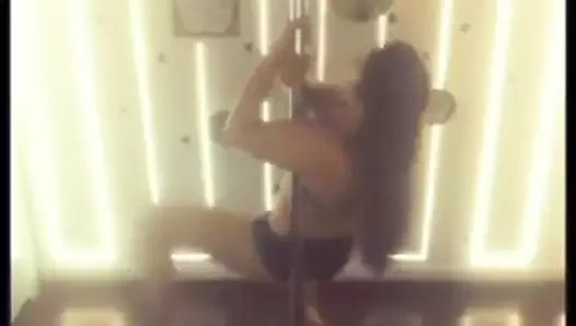 Neha pendse pol dans külot ve spor sutyen