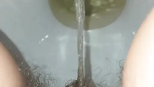 Tüylü Koltuk Altlarını Sergilemek