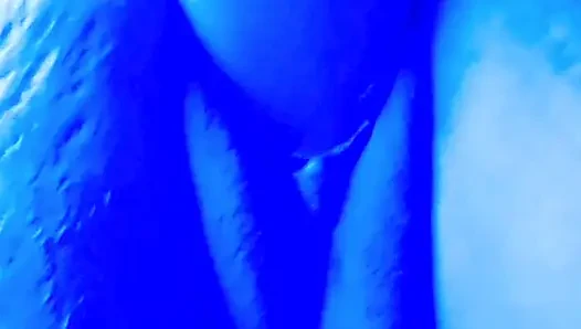 Blue Moon oynuyor