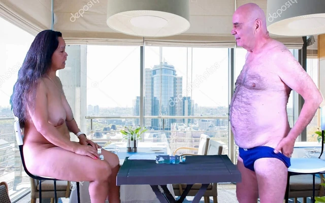 Garabas ve Olpr ile bir restoranda ateşli striptiz oyunu