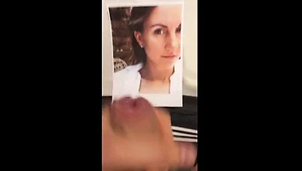 Sarışın sürtük boşalıyor