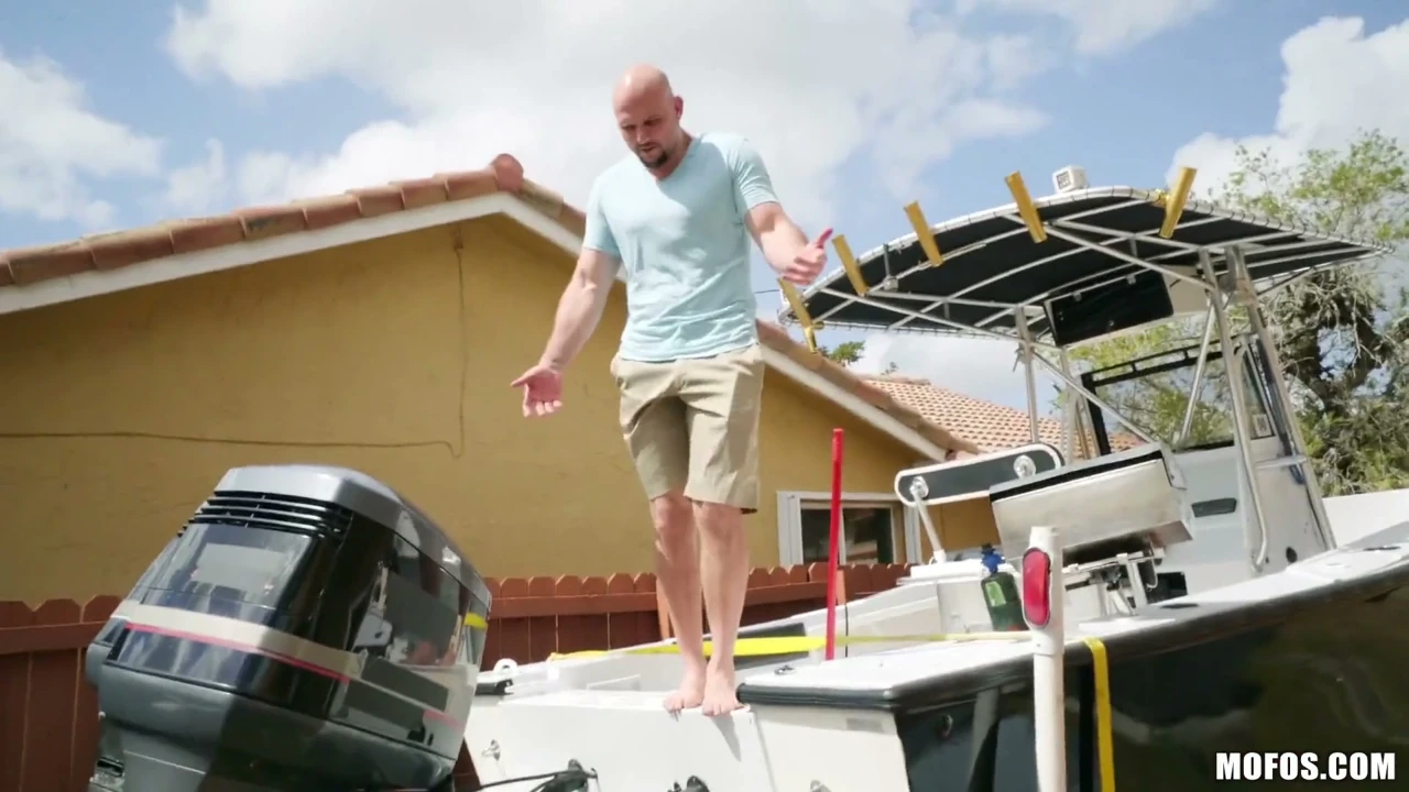 Dont Break Me – Gorgeous Kylie Martin Pops Out of a Cooler to Get Fucked by Jmac Huge Cock