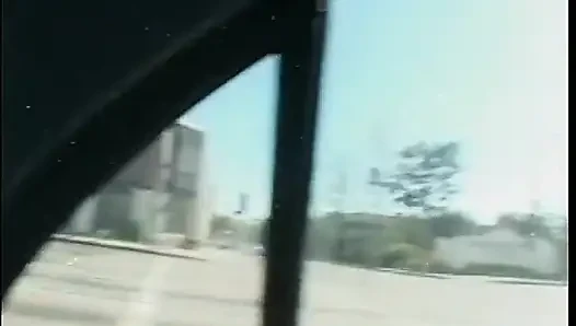 Şehvetli zenci genç kız sert bir aksiyondan sonra yüzüne büyük bir boşalma alıyor